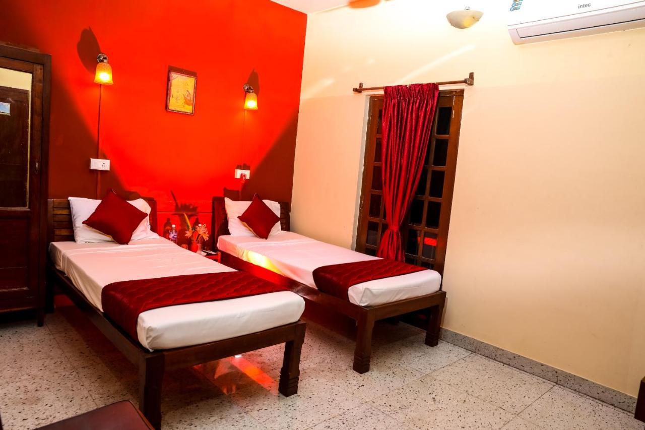 Ram Guest House Pondicherry Bagian luar foto